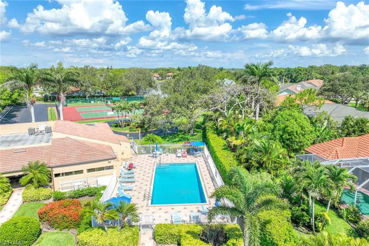 605  Squire  CIR, Naples, FL 34104