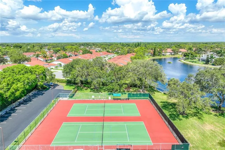 605  Squire  CIR, Naples, FL 34104