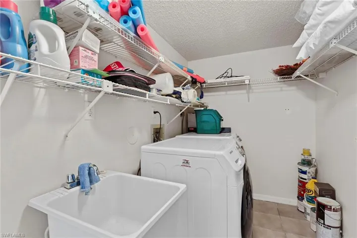 605  Squire  CIR, Naples, FL 34104