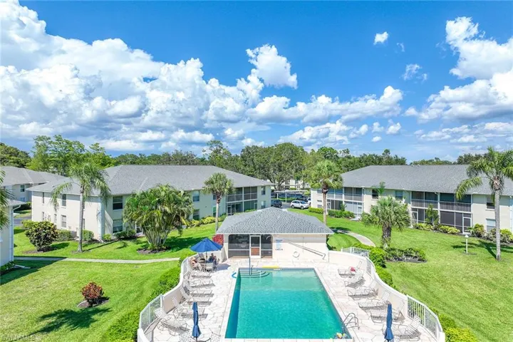 605  Squire  CIR, Naples, FL 34104