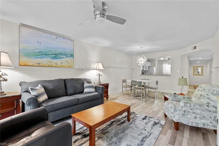 605  Squire  CIR, Naples, FL 34104