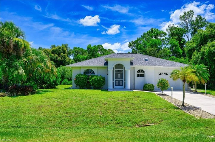 718  Canton  AVE, Lehigh Acres, FL 33972