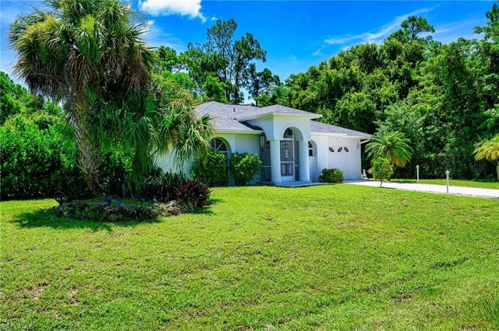 718  Canton  AVE, Lehigh Acres, FL 33972