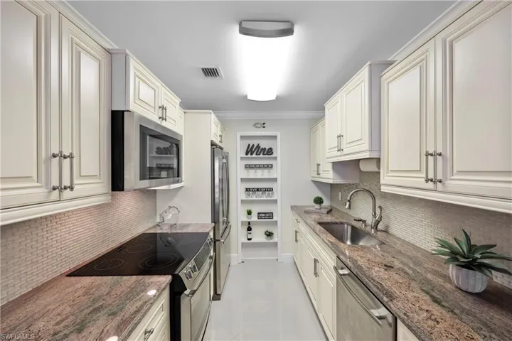 2100 Gulf Shore Blvd N 212, Naples, Florida 34102