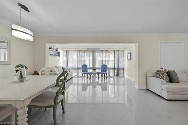 2100 Gulf Shore Blvd N 212, Naples, Florida 34102