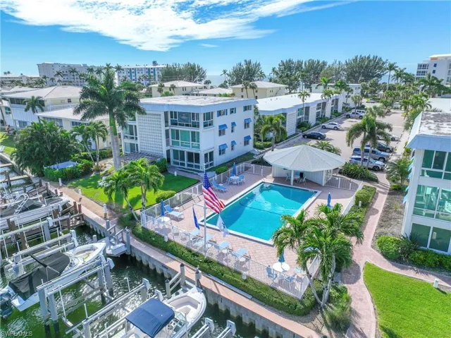 2100 Gulf Shore Blvd N 212, Naples, Florida 34102