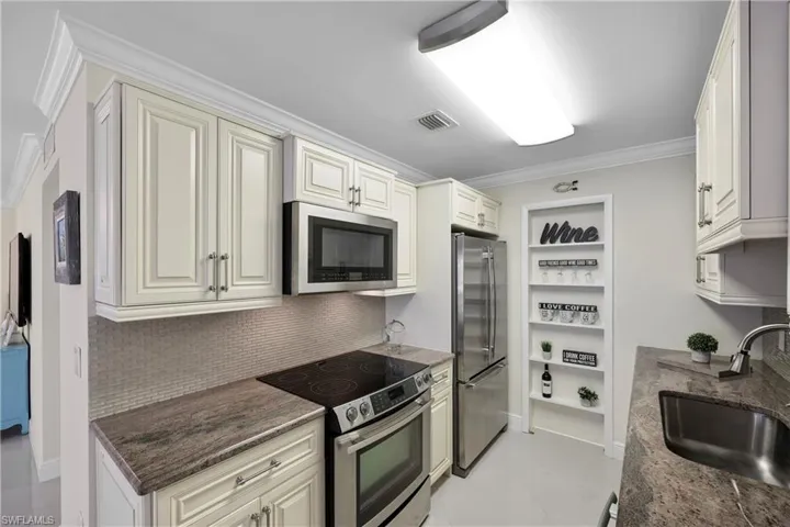 2100 Gulf Shore Blvd N 212, Naples, Florida 34102