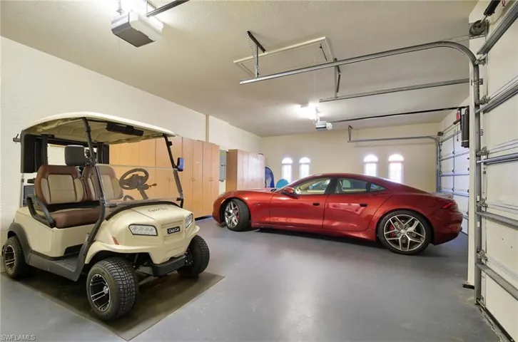 Oversize Garage