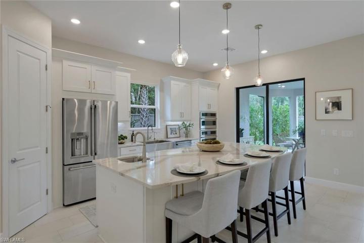 8868 Scarlotti PL, NAPLES FL 34119