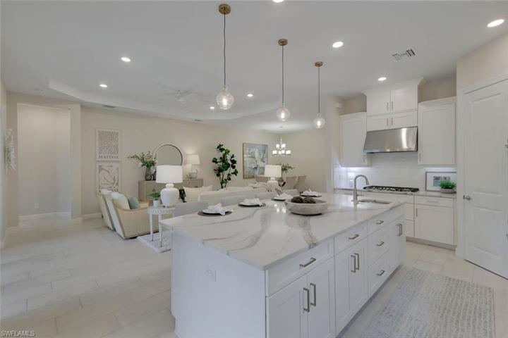 8868 Scarlotti PL, NAPLES FL 34119