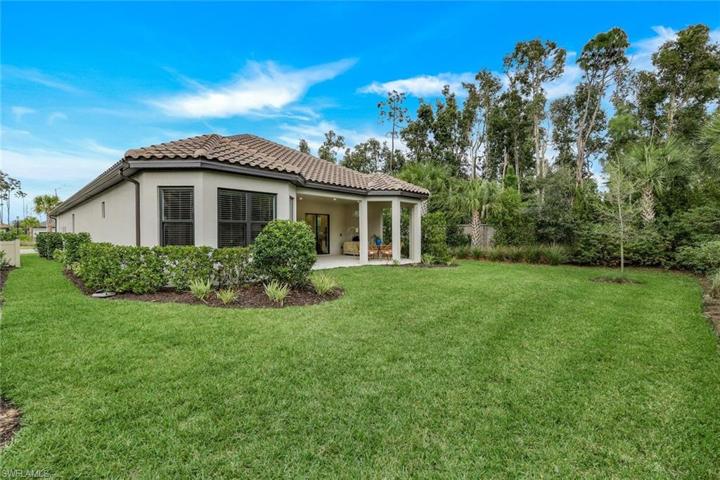 8868 Scarlotti PL, NAPLES FL 34119