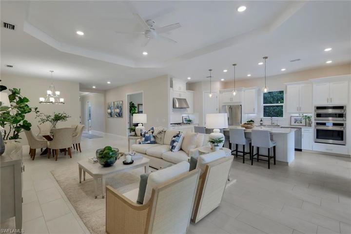 8868 Scarlotti PL, NAPLES FL 34119