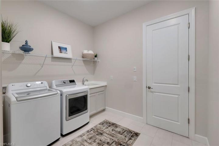 8868 Scarlotti PL, NAPLES FL 34119
