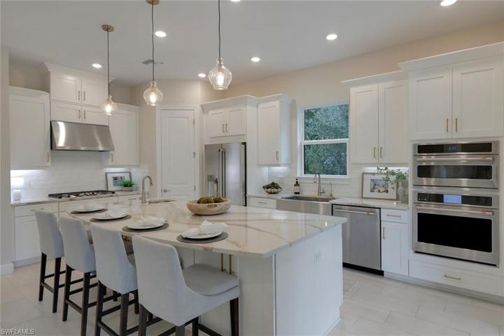 8868 Scarlotti PL, NAPLES FL 34119