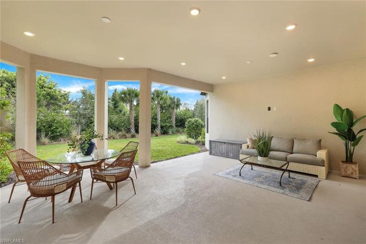 8868 Scarlotti PL, NAPLES FL 34119