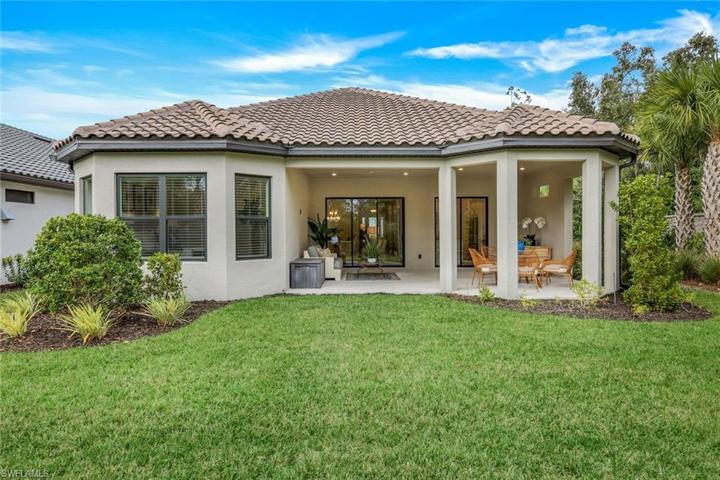 8868 Scarlotti PL, NAPLES FL 34119