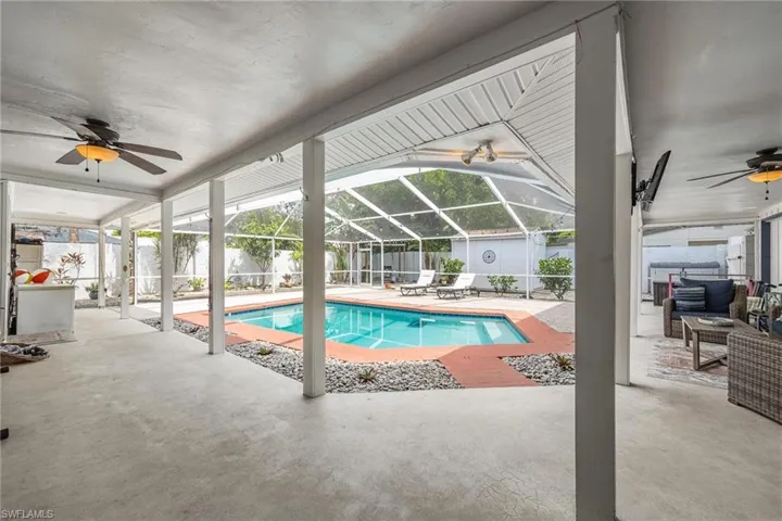 3923 Marvaez St, Fort Myers Fl 33901