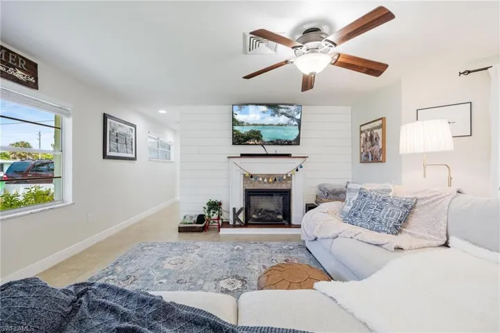 3923 Marvaez St, Fort Myers Fl 33901