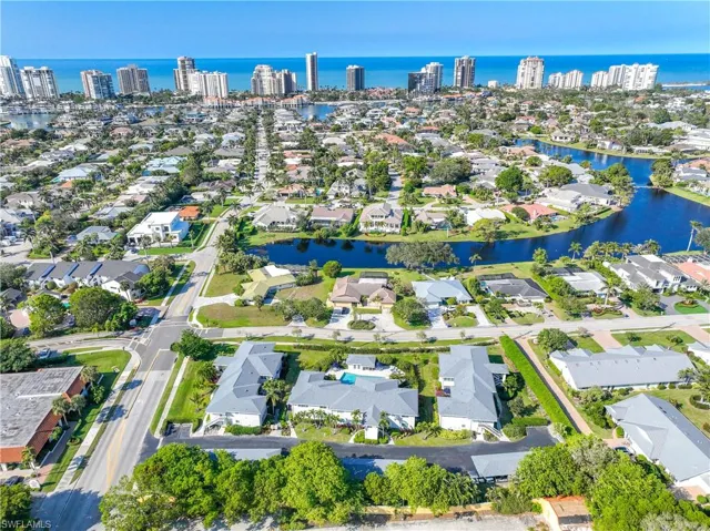 731  Neapolitan  WAY, Naples, FL 34103