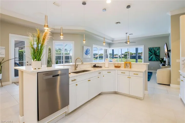 11723 Longshore Way E, Naples, Florida 34119