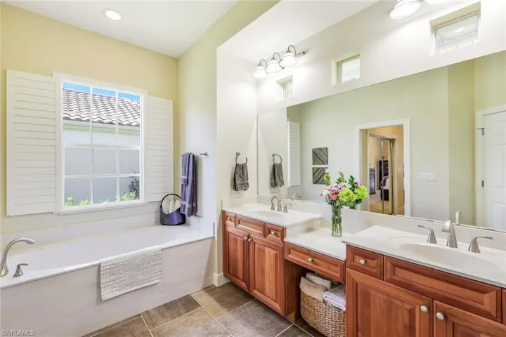 Primary bath with dual sinks