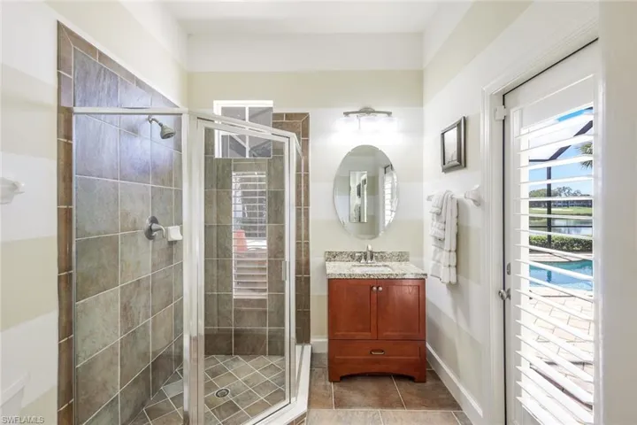 3rd/pool bath