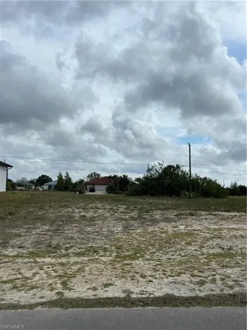 Clear level lot Street View