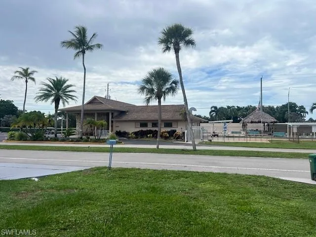 519  Riviera E BLVD, Naples, FL 34112