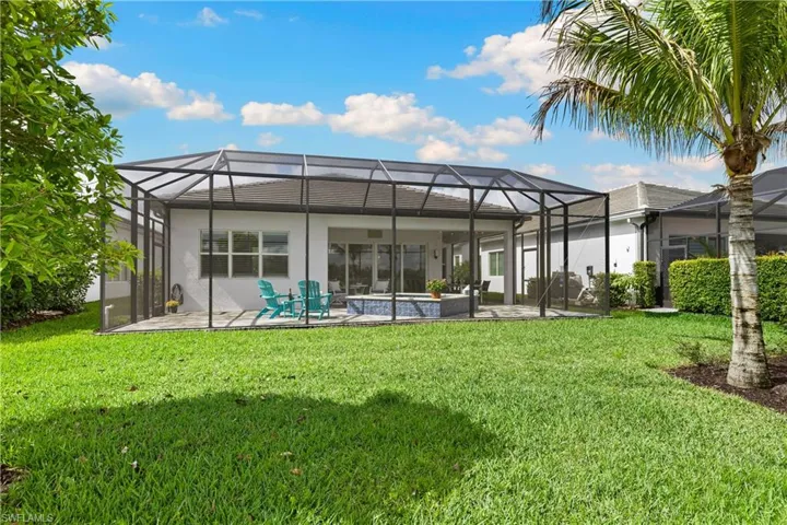 Expansive screened lanai