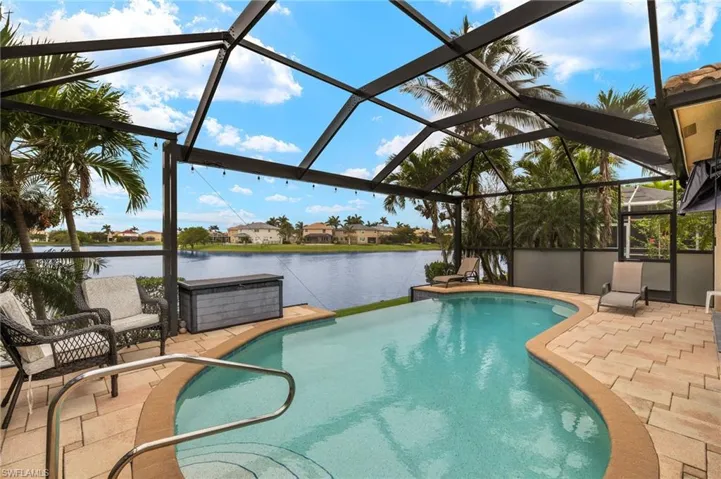 Pool/Lake Views