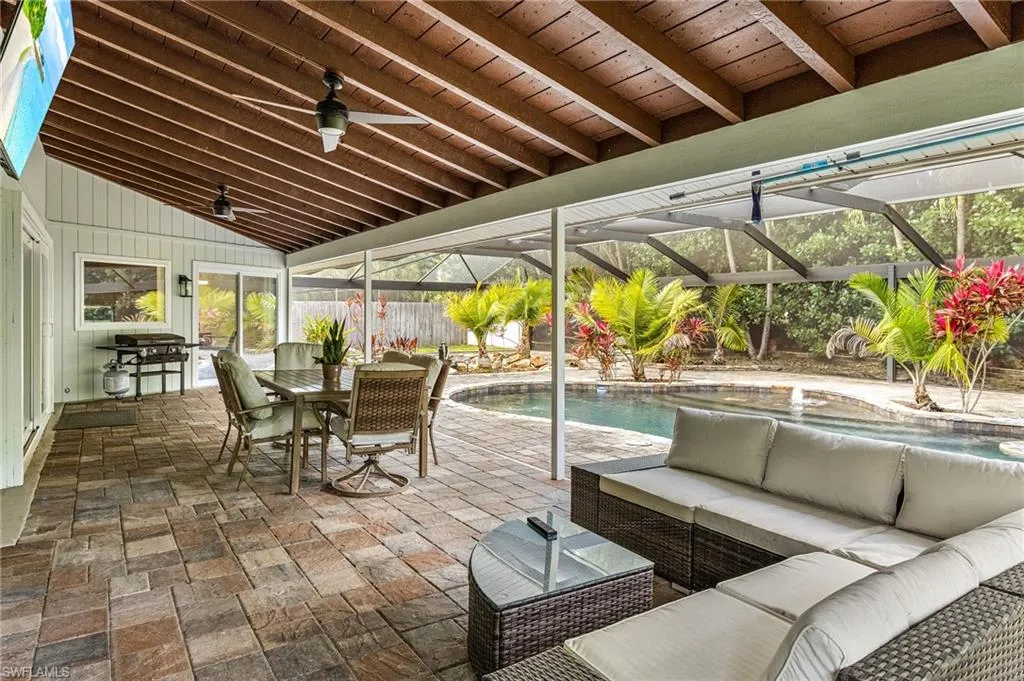 2479 Pinewoods CIR, Naples, FL 34105,225041674