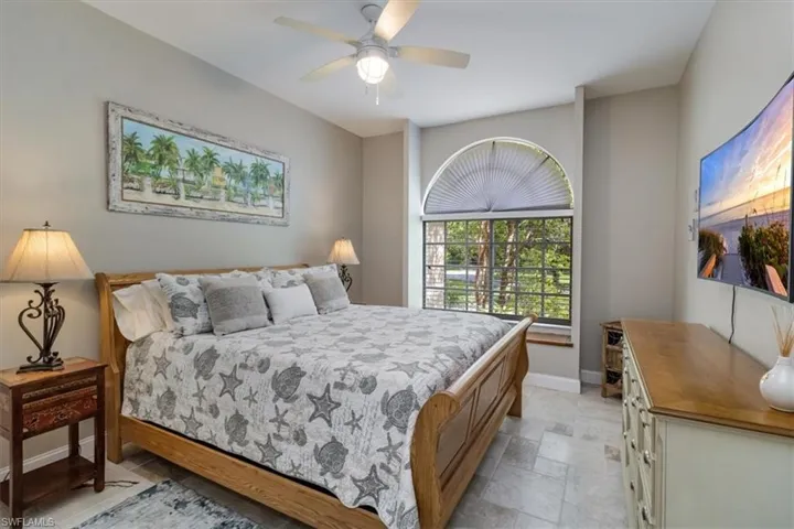 Guest bedroom #1