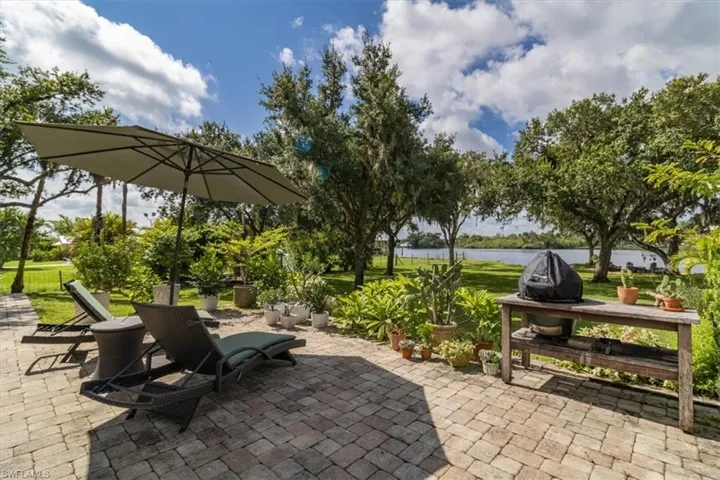 Fresh air patio overlooking the River