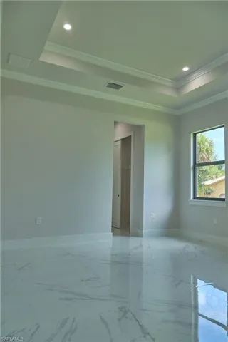 Master bed entry