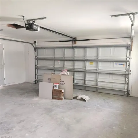 2 Car Gar w/New Gar Door & Opener