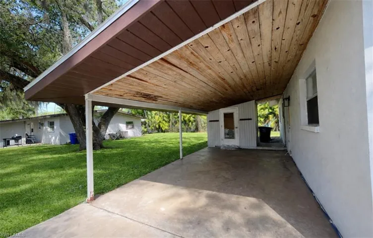 917  Freemont  ST, Fort Myers, FL 33916