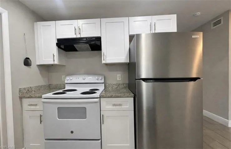917  Freemont  ST, Fort Myers, FL 33916
