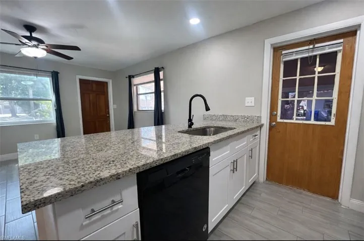 917  Freemont  ST, Fort Myers, FL 33916