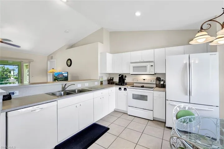 206  Wilmington  PKWY, Cape Coral, FL 33993