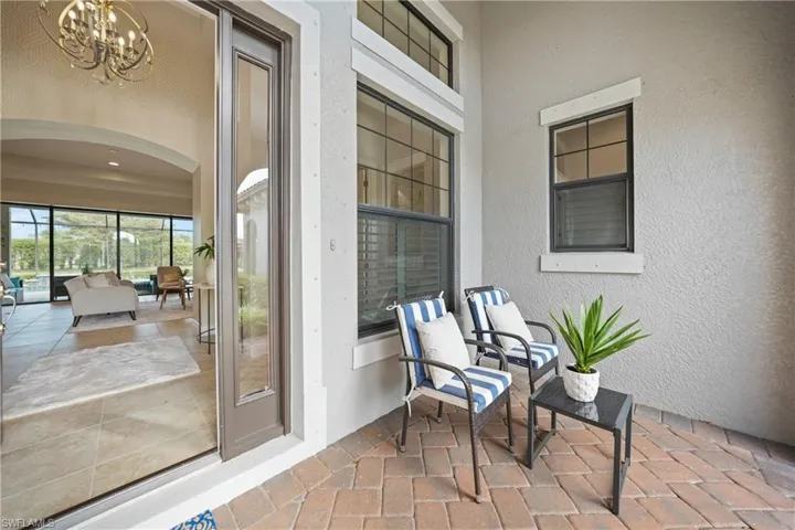 Outdoor entry Space - open and welcoming !