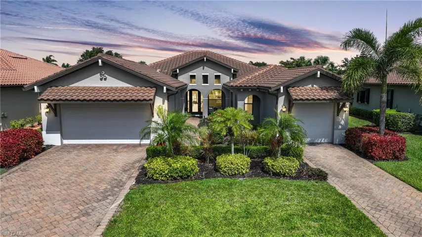 Welcome Home to this beautiful WCI Built Home in the Estate Section of Hampton Park.  Spacious 1/3 acre private lot offers spacious, QUIET, living with one of the most popular floor plans that WCI offers.