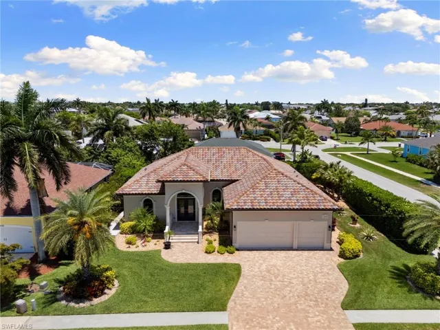 Beautiful 3 bedroom, 3 bath home built in 2015