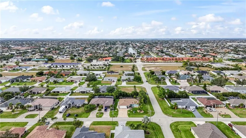 4532 SW 14th  PL, Cape Coral, FL 33914