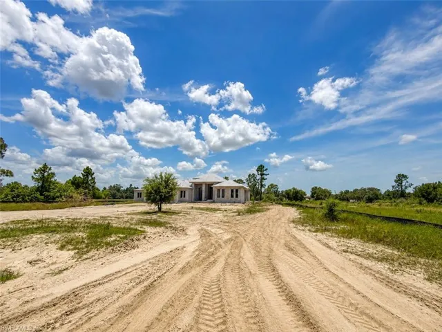 7517 4th Pl, Labelle, Florida 33935