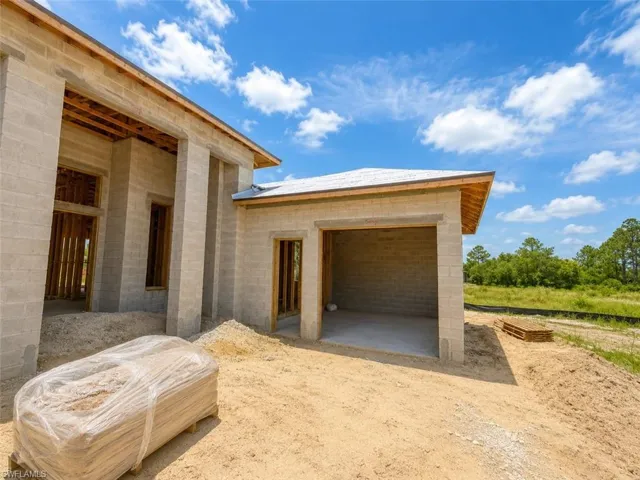 7517 4th Pl, Labelle, Florida 33935
