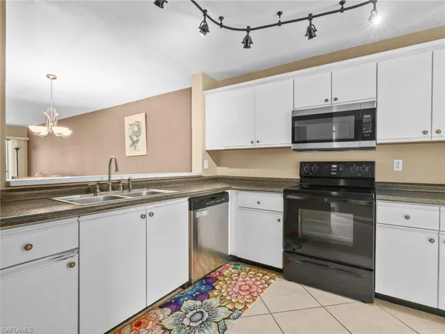 1211 Commonwealth Cir C – 104, Naples, Florida 34116