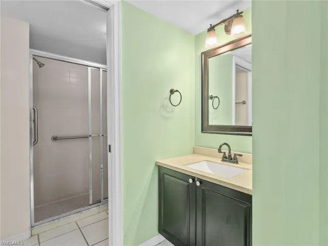 1211 Commonwealth Cir C – 104, Naples, Florida 34116