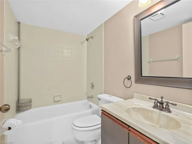 1211 Commonwealth Cir C – 104, Naples, Florida 34116