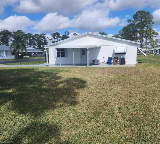 3 Aztec Lilly Ln - Side