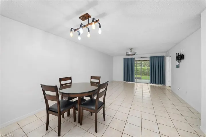 7761  Jewel  LN, Naples, FL 34109